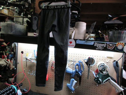 Used Devoropa Compression Leggings - Size Youth Medium