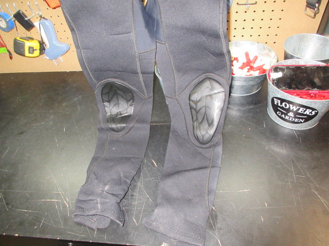 Load image into Gallery viewer, Used Quicksilver Full Body Wetsuit - 14/164
