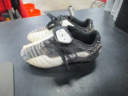 Used XARA Size Yth 10 Soccer Cleats