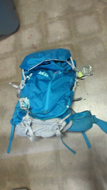 Load image into Gallery viewer, REI Flash 60 Backpack - Like New

