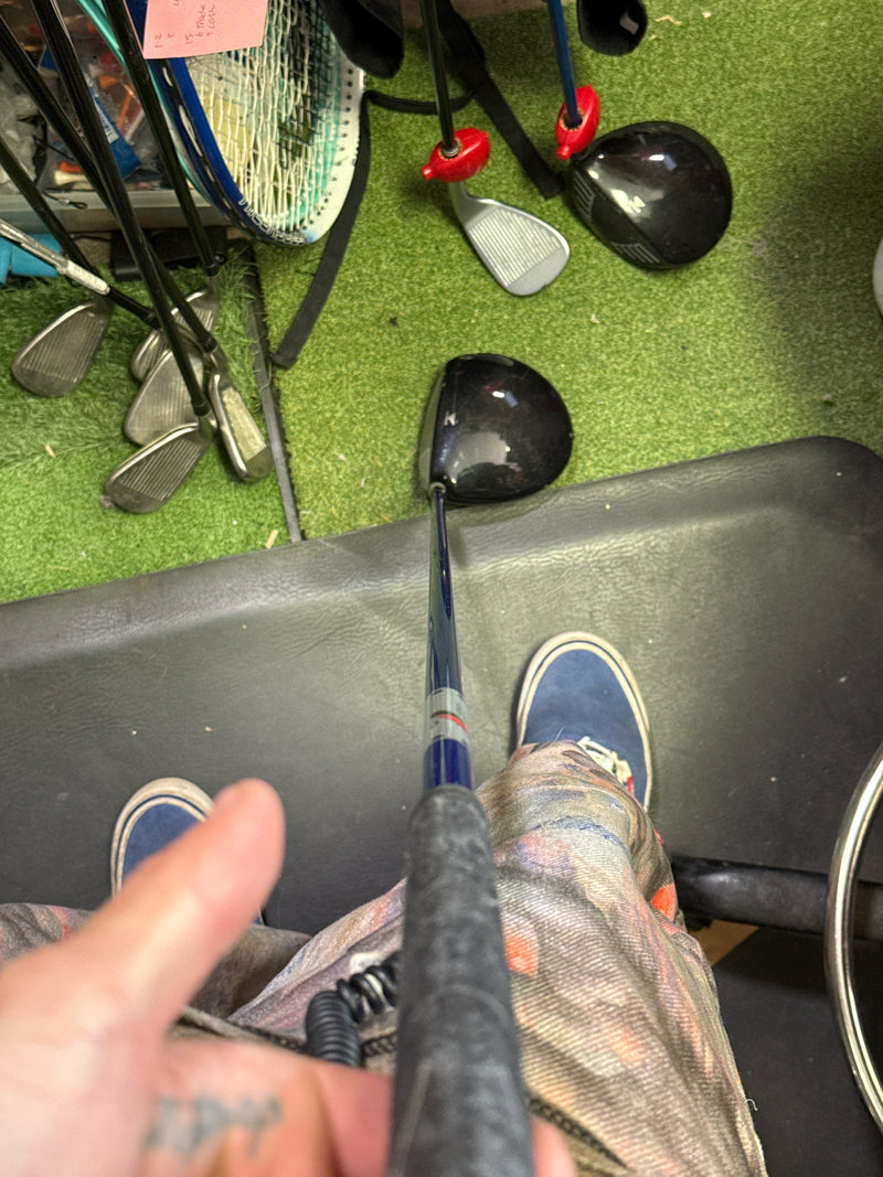 Load image into Gallery viewer, Used Titleist 909 D Comp 9.5º Right Hand Driver
