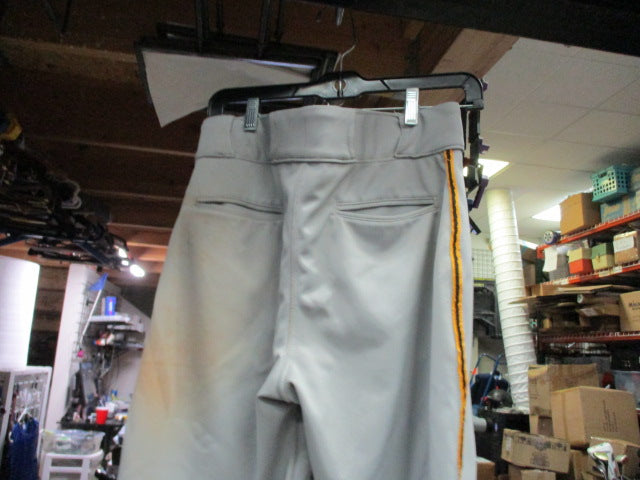 Load image into Gallery viewer, Used Champro Knicker Adult Medium Baseball Pants
