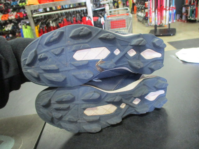Load image into Gallery viewer, Used Mizuno Size 3 Cleats
