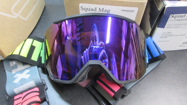 Load image into Gallery viewer, New Smith Squad Mag Chromapop Violet Mirror Ski Goggle - Size Med/LG
