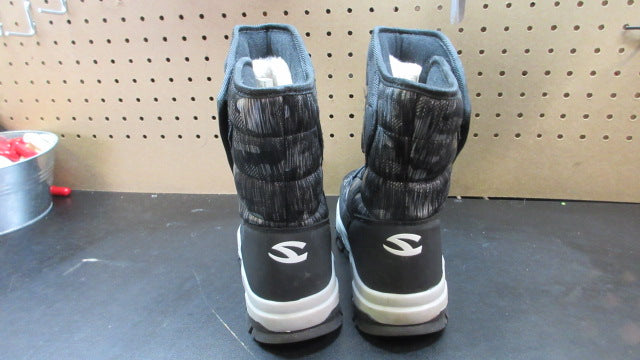 Load image into Gallery viewer, Used Hobibear Winter Snow Boots - Size 2
