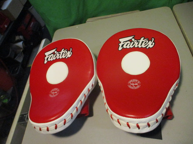 Load image into Gallery viewer, Used Fairtex Curved MMA Focus Mitts
