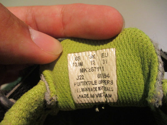 Used Merrell Size youth 13 Shoes ( Has Wear )