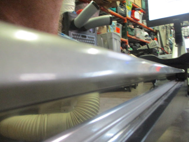 Load image into Gallery viewer, Used Hydrow ROWER with 19 inch touch screen
