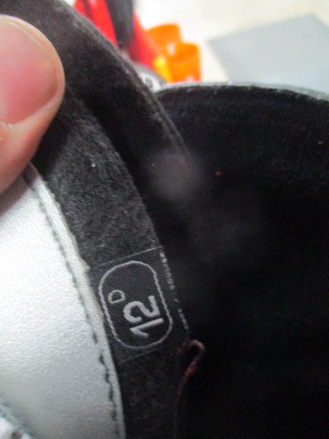 Load image into Gallery viewer, Used Bauer Vapor XXII Size 12D Ice Hockey Skates
