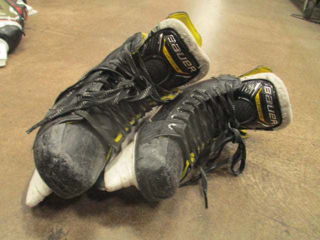 Load image into Gallery viewer, Used Bauer M4 Hockey Skates Size 4.5
