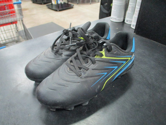 Used DSG Speed Viper Soccer Cleats Youth Size 1