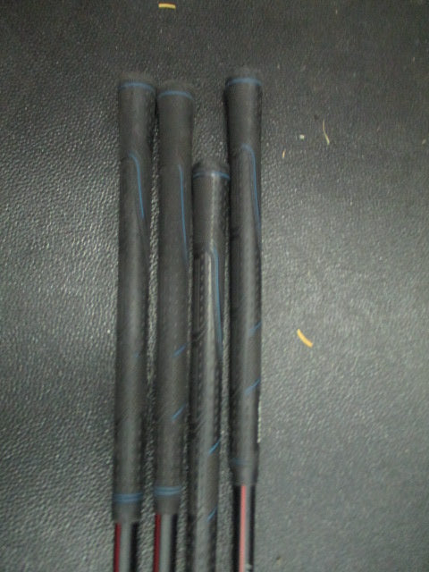 Load image into Gallery viewer, Used Top Flite 4- Piece Junior Set Driver, Hybrid, 7 Iron, Sand Wedge - RH
