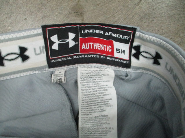 Load image into Gallery viewer, Used Under Armour Gray Knicker Baseball Pants Size Adult Small
