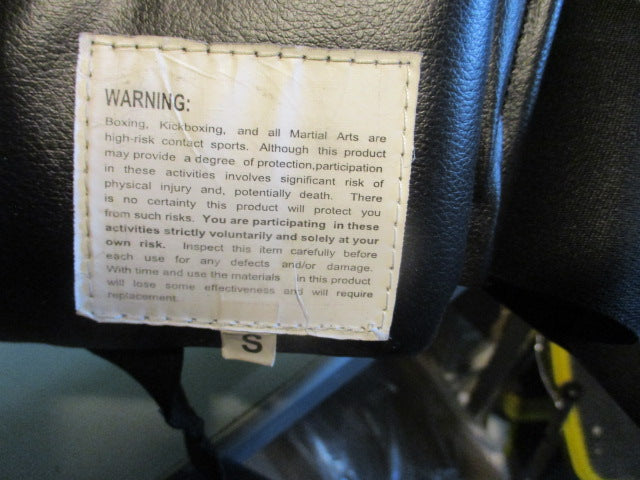 Load image into Gallery viewer, Used Title Size Small Boxing Groin Protector
