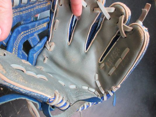 Used Akadema ARA93 Rookie Series 11" Glove - RHT