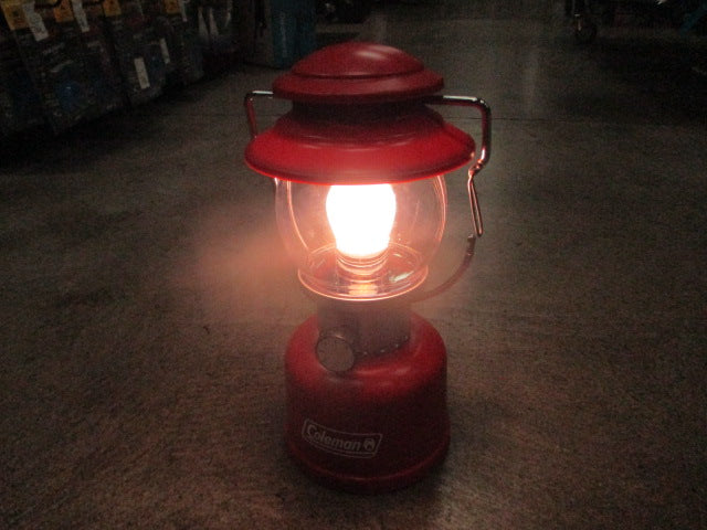 Load image into Gallery viewer, Used Coleman Classic 500 Lumens LED Lantern
