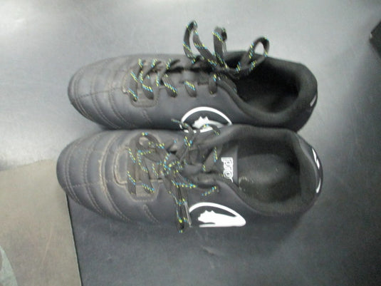 Used puma Size 3 soccer shoes