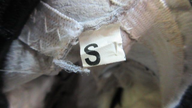 Load image into Gallery viewer, Used Strike Golf Cabretta Golf Glove - Size Small - RH
