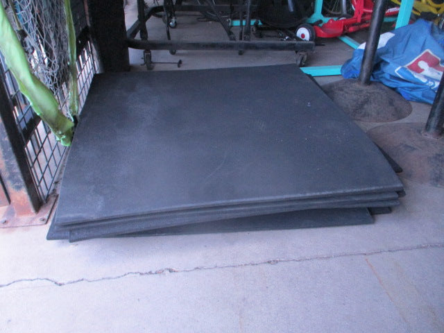 Load image into Gallery viewer, Used 39" X 39" X 1/2" Heavy Duty Rubber Floor Mat - QTY 1
