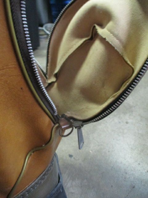 Load image into Gallery viewer, Used Vintage Atlantic Leather Golf Cart Bag - broken zippers

