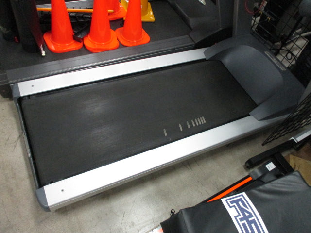Load image into Gallery viewer, Used Precor 932i Treadmill
