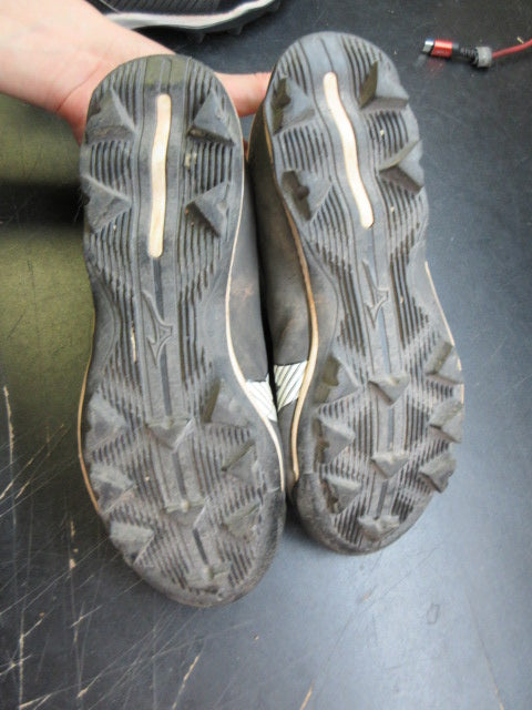 Load image into Gallery viewer, Used Mizuno Finch Lightrevo TPU Softball Cleats - Size 7.5
