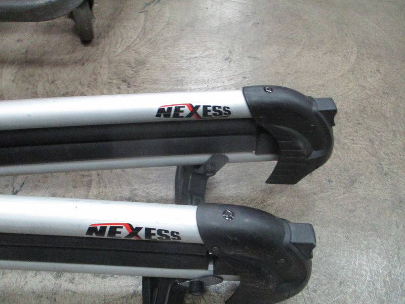 Load image into Gallery viewer, Used Inno Nexess Universal Ski Rack W/ Key
