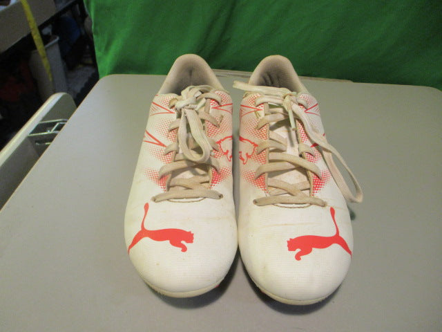 Load image into Gallery viewer, Used Puma Size 4 Soccer Cleats
