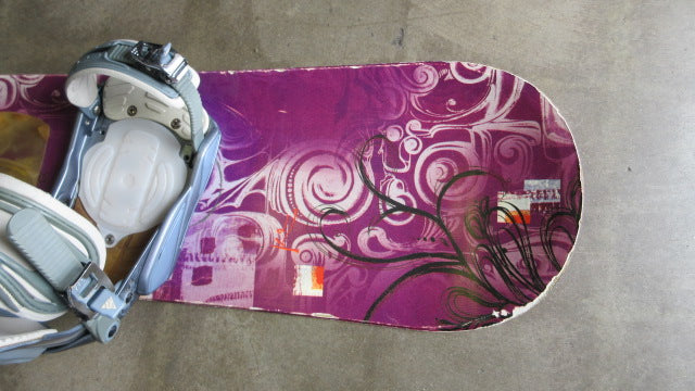 Load image into Gallery viewer, Used K2 Skyla Snowboard w/ K2 Bindings - 150 cm - small wear
