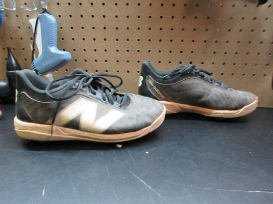 Used New Balance Youth 4040v7 Youth Rubber-Molded SB/BB Cleats - Size 6