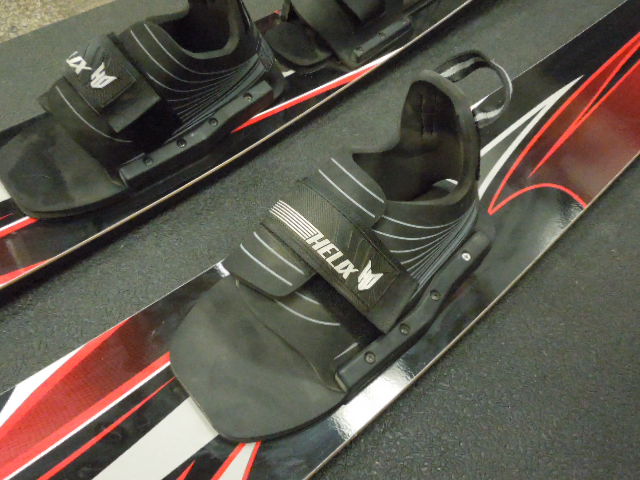 Load image into Gallery viewer, Used HO Blast 67 Super V Bottom Sport Series Complete Waterskis
