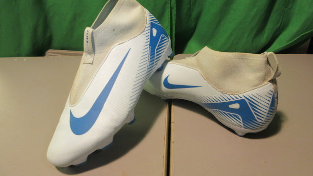 Load image into Gallery viewer, USED Nike Zoom Air Unisex-Child Soccer Shoe Size 6Y Nike Shoes
