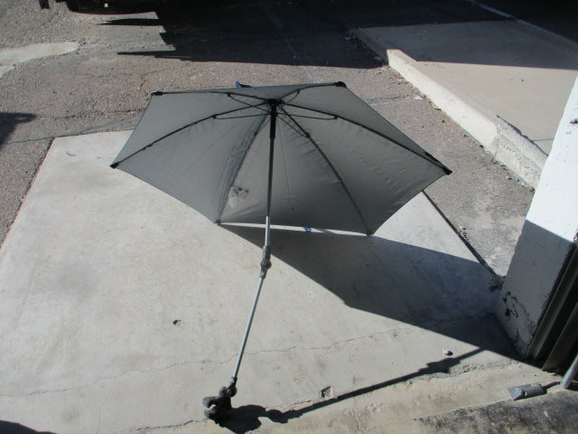 Load image into Gallery viewer, Used Versa Brella XL 43x44 Clamp Umbrella
