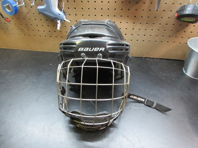 Load image into Gallery viewer, Used Bauer FM7500 Hockey Helmet - Size Medium

