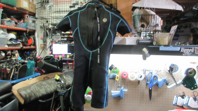 Load image into Gallery viewer, Used Rip Curl Shorty Wetsuit - Size 10

