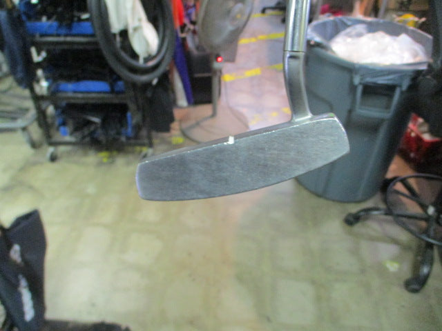 Load image into Gallery viewer, Used Adams IDEA a12 OS RH 34&quot; Putter
