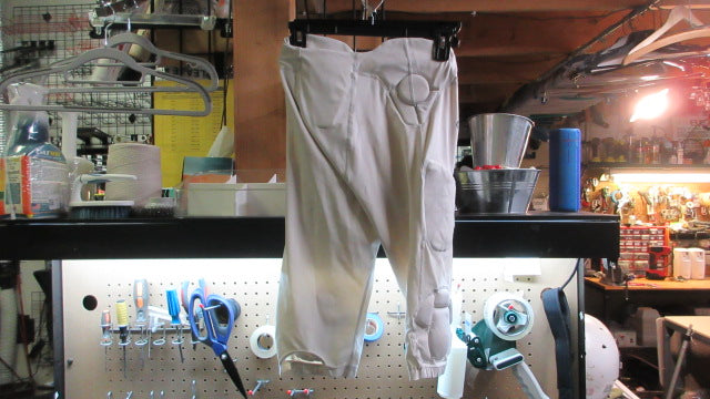 Load image into Gallery viewer, Used Rawlings Integrated 6 Padded Football Pants - Size Small
