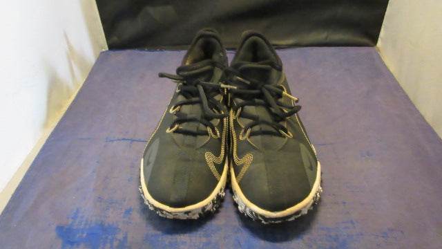 Load image into Gallery viewer, Used Nike Future Field Cleats Youth Size 4.5
