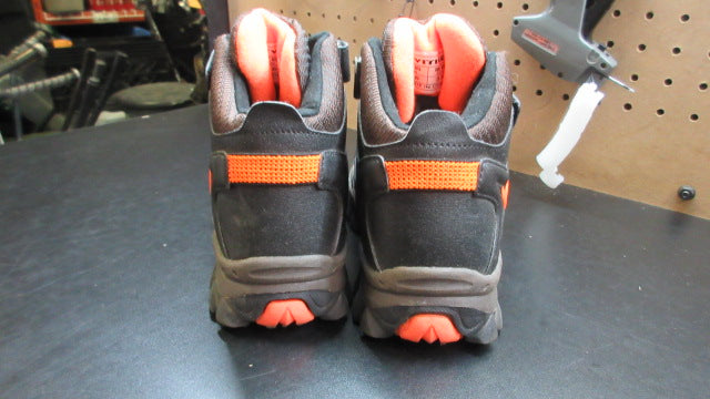 Load image into Gallery viewer, Used Vitike Winter Hiking Boots Youth Size 3.5 - Brown
