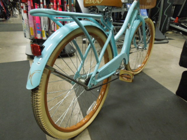 Load image into Gallery viewer, Used Huffy Nel Lusso 26" Beach Cruiser With Basket and Cup Holder
