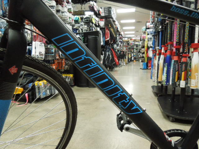 Load image into Gallery viewer, Used Infinity Boss.Three Disk 700C Mountain Bicycle
