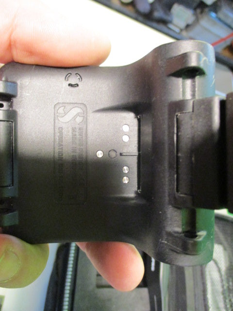 Load image into Gallery viewer, Used ScubaPro G2 DIVE COMPUTER With Heart Rate Transmitter and Case
