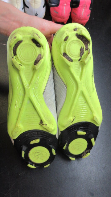 Load image into Gallery viewer, Used Nike Men's Phantom GX II Academy Soccer Cleats - Size 11
