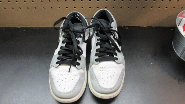 Load image into Gallery viewer, Used Nike Air Jordan Low Light Smoke - Size 8

