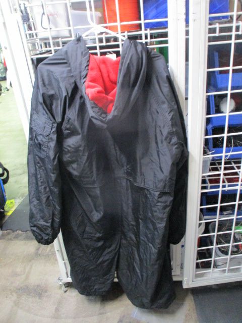 Load image into Gallery viewer, Used Sporti Swim Parka Size Small
