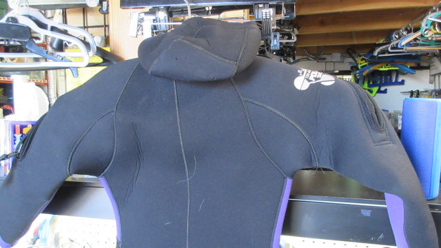 Load image into Gallery viewer, Used Xcel Performance Womens Wet Suit
