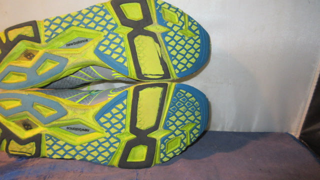 Load image into Gallery viewer, Used New Balance RC1400 Running Shoes Adult Size 9 - worn
