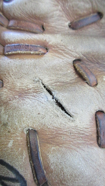 Load image into Gallery viewer, Used Vintage Nokona Pro Line 10&quot; Leather Glove - RHT
