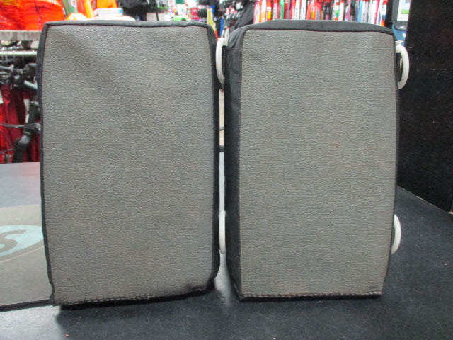 Load image into Gallery viewer, Used Easton Knee Savers Lare Black Catchers Knee Savers
