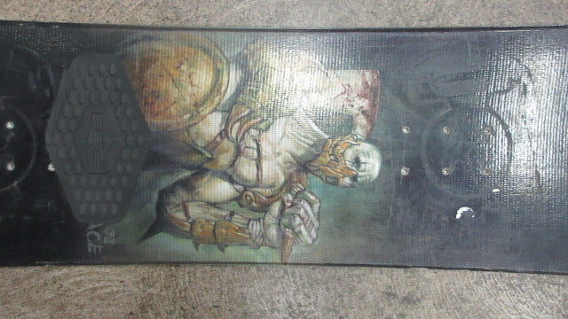 Load image into Gallery viewer, Used LTD Menace 130cm Snowboard
